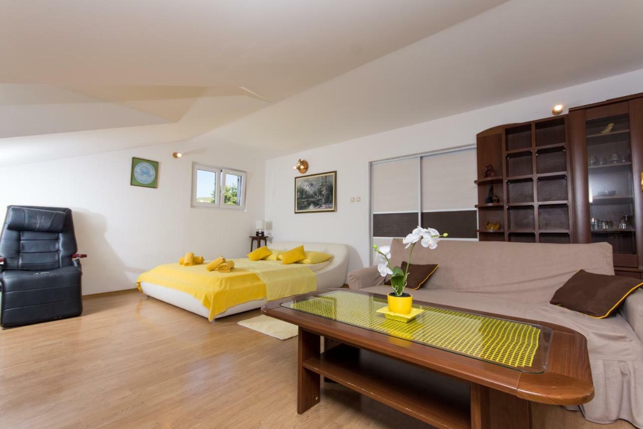 Apartmani Zana Okrug Gornji Ngoại thất bức ảnh
