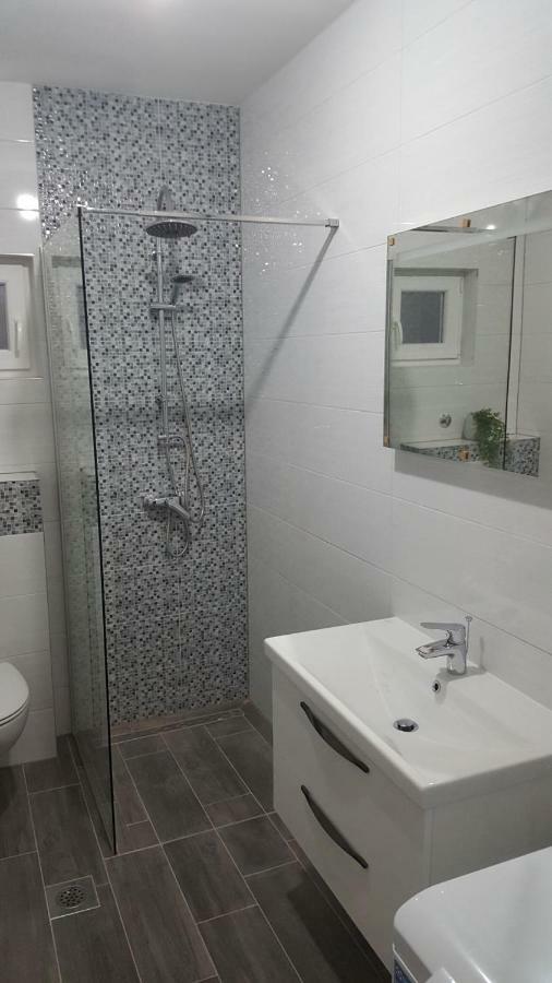 Apartmani Zana Okrug Gornji Ngoại thất bức ảnh